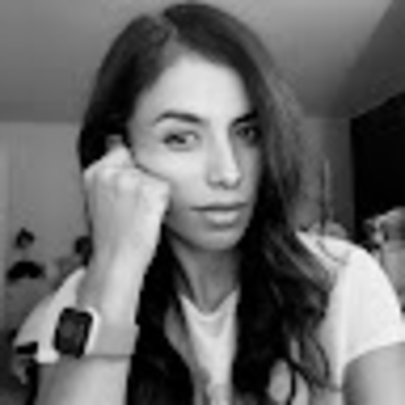 Meet your Posher, Fabiola - Picture 1 of 1